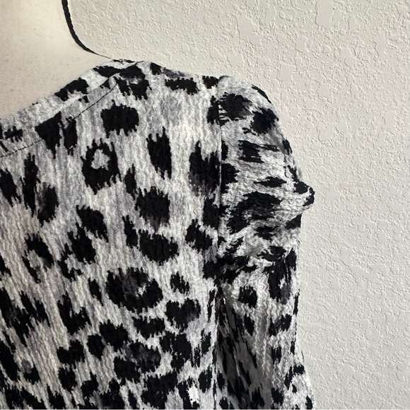 LOFT Gray Black Animal Print Puff Sleeve Top Size Medium NEW Business Work - Picture 4 of 7